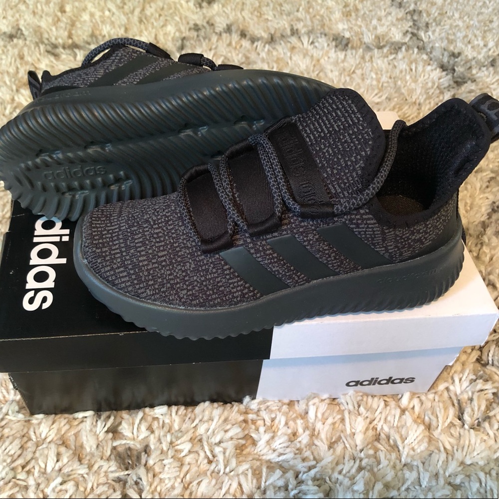 Black Adidas Kaptir Kids, Youth Size 1, NITB!